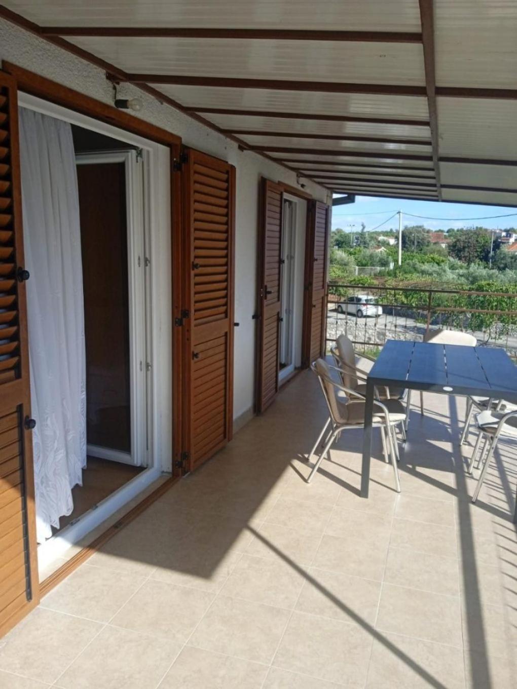 Apartments Ante - 50 M From The Sea Seget Vranjica Exterior foto